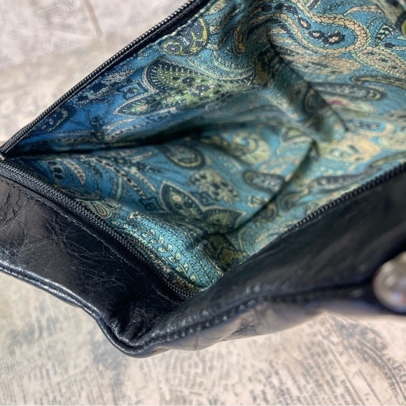 HOBO Lauren clutch wallet black leather - Picture 9 of 12